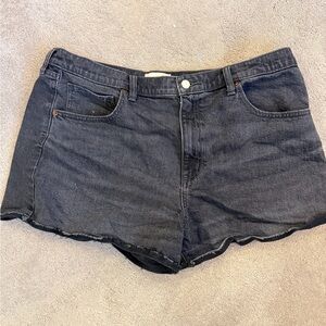 Universal Thread Black High-Rise Denim Shorts with Frayed Hem